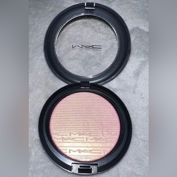 MAC Highlighter - Picture 2 of 2